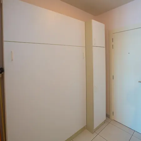 Daire Coastal Getaway W Garage, Cleaning Included Middelkerke