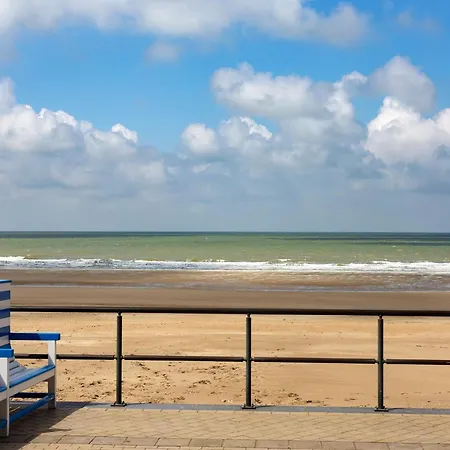 Daire Coastal Getaway W Garage, Cleaning Included *